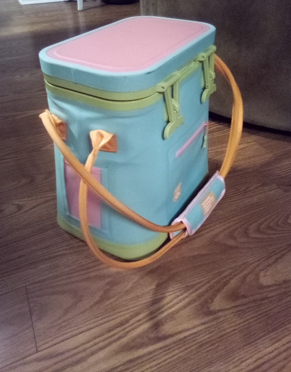 Orca Wonderer Tote/Cooler (Perfect Condition) Let Me Know If You Need Extra Pics